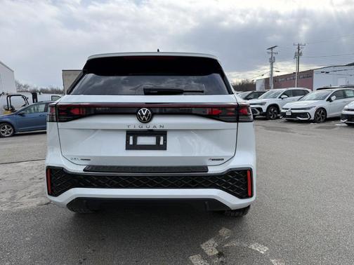 2026 Volkswagen Tiguan 2.0T SEL