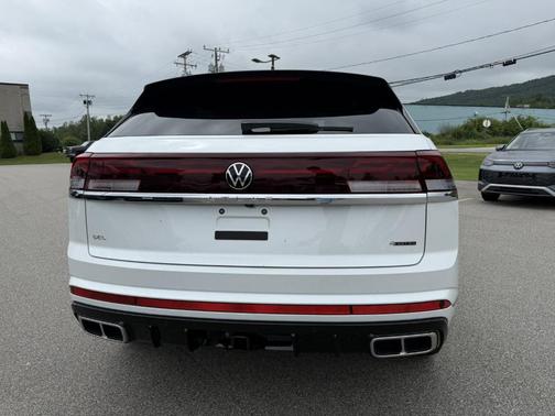 2025 Volkswagen Atlas Cross Sport 2.0T SEL Premium R-Line
