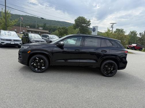 Deep Black Pearl Effect 2025 Volkswagen Tiguan 2.0T SE R-Line Black