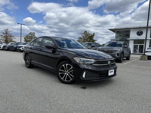 Deep Black Pearl Effect 2024 Volkswagen Jetta 1.5T Sport
