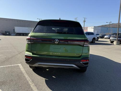 2025 Volkswagen Taos 1.5T SE