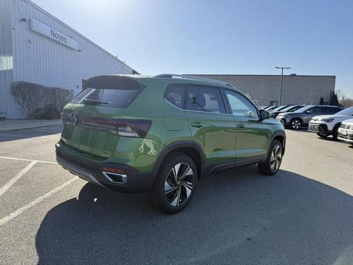 2025 Volkswagen Taos 1.5T SE