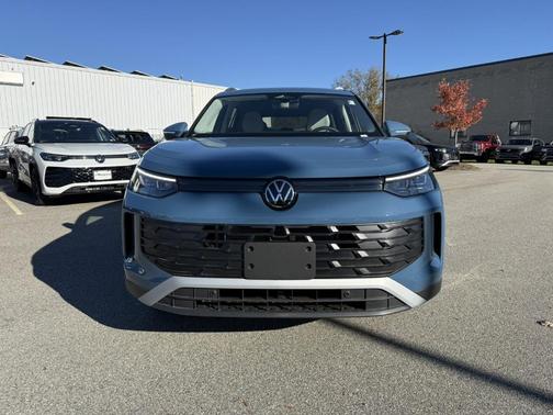 2025 Volkswagen Tiguan 2.0T SE