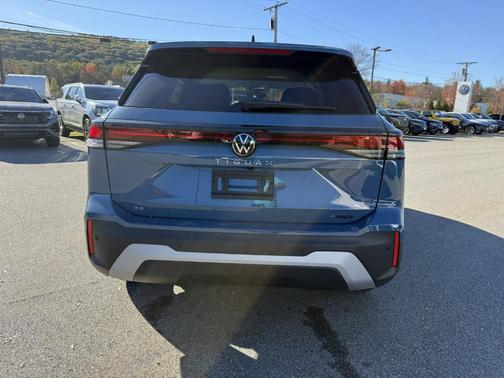 2025 Volkswagen Tiguan 2.0T SE