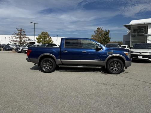 2017 Nissan Titan Platinum Reserve