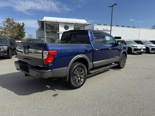 2017 Nissan Titan Platinum Reserve