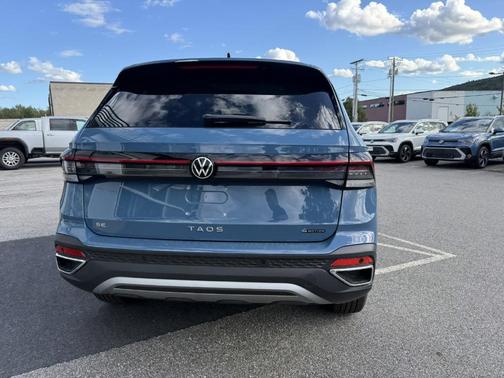 2025 Volkswagen Taos 1.5T SE