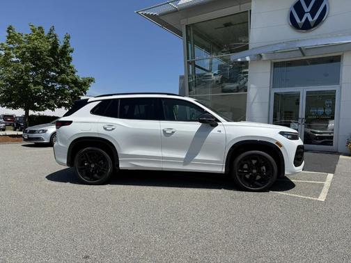 2025 Volkswagen Tiguan 2.0T SE R-Line Black