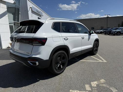 2025 Volkswagen Taos 1.5T SEL