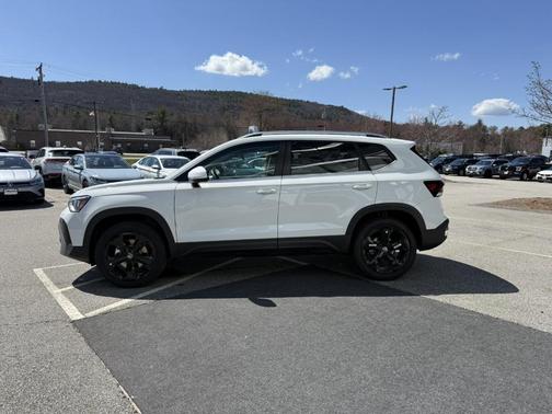 2025 Volkswagen Taos 1.5T SEL