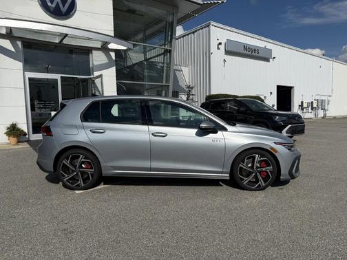 2025 Volkswagen Golf GTI 2.0T SE