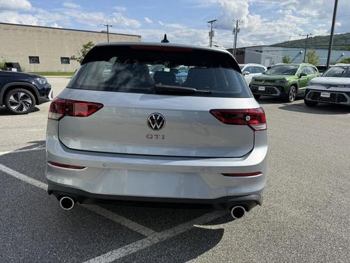 2025 Volkswagen Golf GTI 2.0T SE