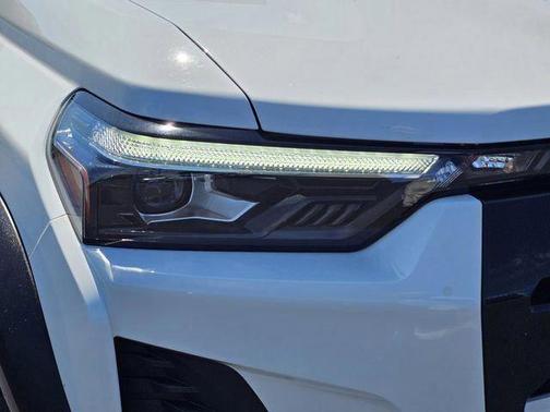 Summit White 2024 Chevrolet Colorado ZR2
