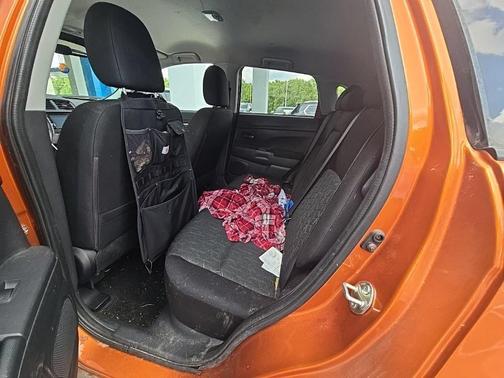 Orange Sunrise Metallic 2022 Mitsubishi Outlander Sport 2.0 ES