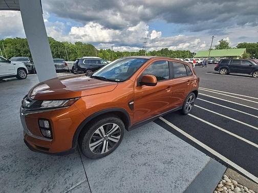 Orange Sunrise Metallic 2022 Mitsubishi Outlander Sport 2.0 ES