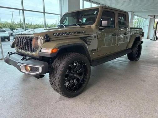41 2025 Jeep Gladiator High Tide