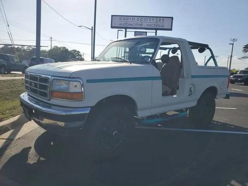 White 1996 Ford Bronco XLT