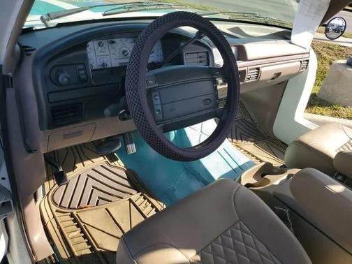 White 1996 Ford Bronco XLT