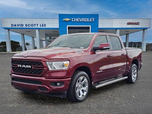 Delmonico Red Pearlcoat 2022 RAM 1500 Big Horn/Lone Star