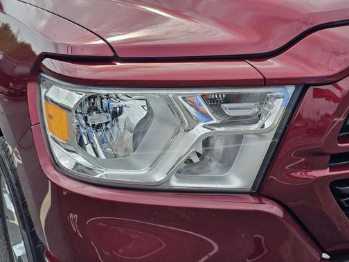 Delmonico Red Pearlcoat 2022 RAM 1500 Big Horn/Lone Star