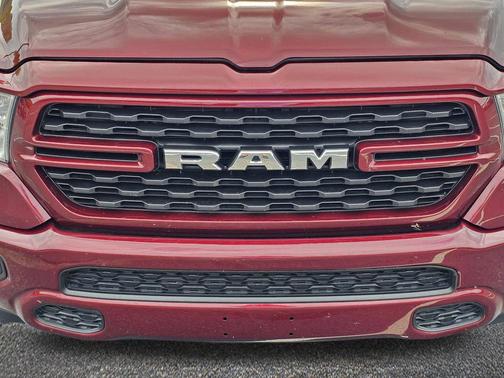 Delmonico Red Pearlcoat 2022 RAM 1500 Big Horn/Lone Star