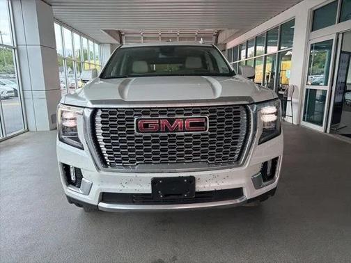 White Frost Tricoat 2023 GMC Yukon Denali