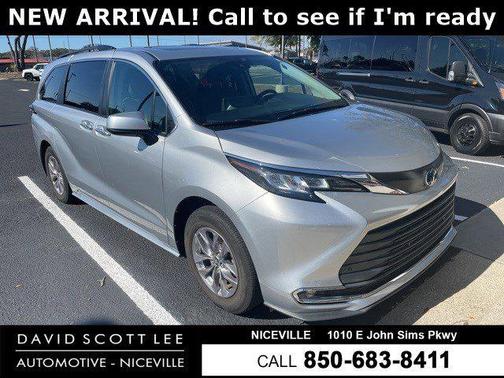 2022 Toyota Sienna XLE