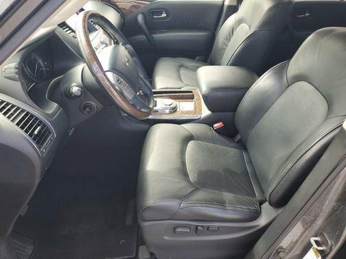 2017 INFINITI QX80 Base