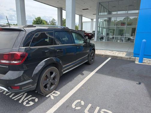 Pitch Black Clearcoat 2020 Dodge Journey Crossroad