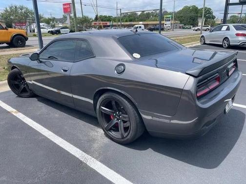 Granite Pearlcoat 2018 Dodge Challenger SRT Hellcat