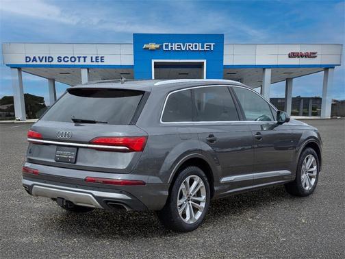 2025 Audi Q7 55 Premium Plus