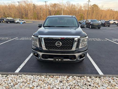 2018 Nissan Titan SV