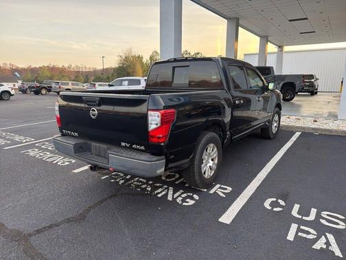 2018 Nissan Titan SV