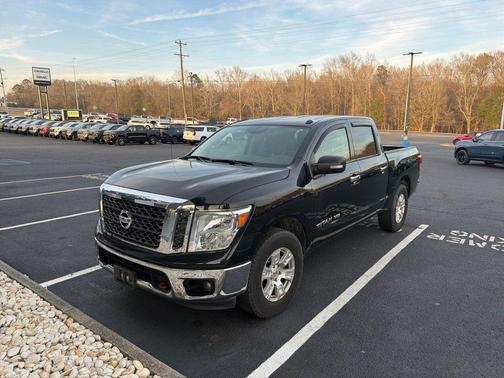 2018 Nissan Titan SV
