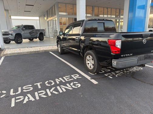2018 Nissan Titan SV