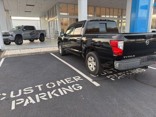 2018 Nissan Titan SV