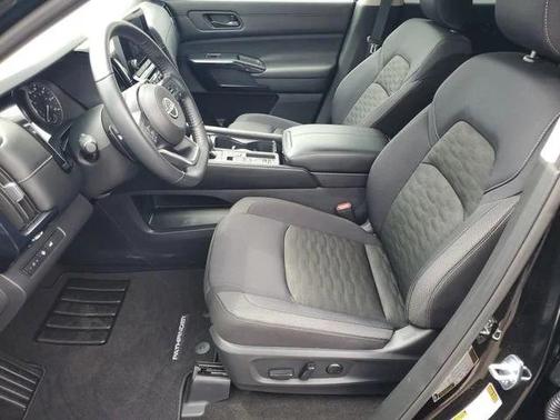 Super Black 2025 Nissan Pathfinder SV FWD