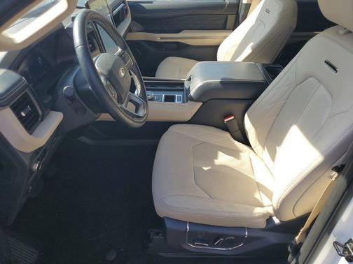 Star White Metallic Tri-Coat 2022 Ford Expedition Platinum