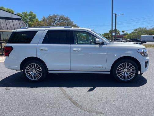 Star White Metallic Tri-Coat 2022 Ford Expedition Platinum