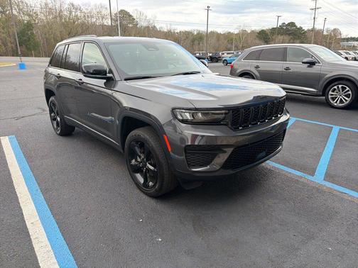 2024 Jeep Grand Cherokee Altitude