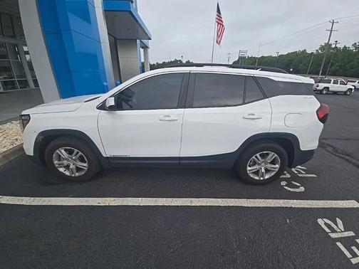 Summit White 2024 GMC Terrain SLE