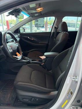 Symphony Air Silver 2018 Hyundai Elantra GT Base
