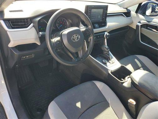 2022 Toyota RAV4 Hybrid XLE