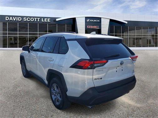 2022 Toyota RAV4 Hybrid XLE