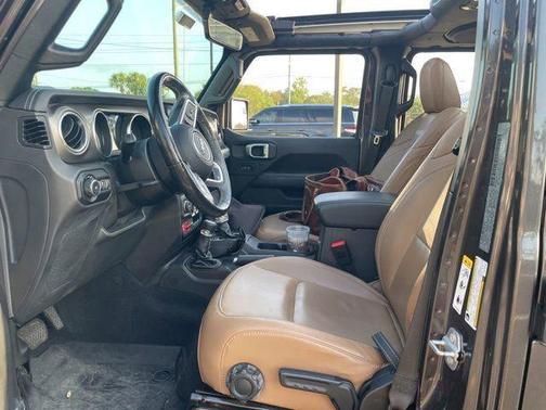 Granite Crystal Metallic Clearcoat 2020 Jeep Wrangler Unlimited Rubicon