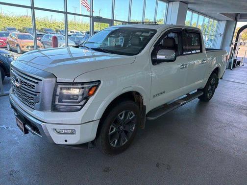 2022 Nissan Titan Platinum Reserve