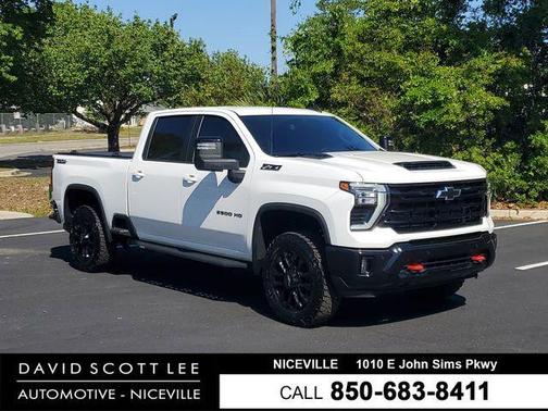Summit White 2025 Chevrolet Silverado 2500 LT