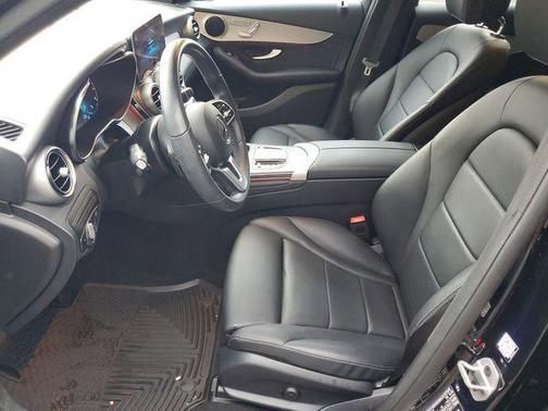 Black 2022 Mercedes-Benz GLC 300 Base