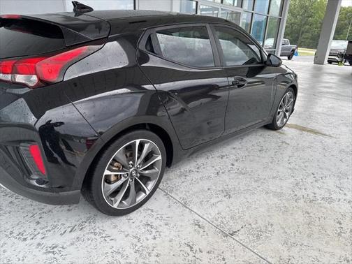 2020 Hyundai Veloster 2