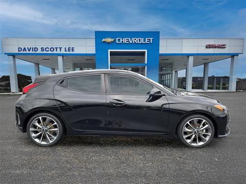 2020 Hyundai Veloster 2